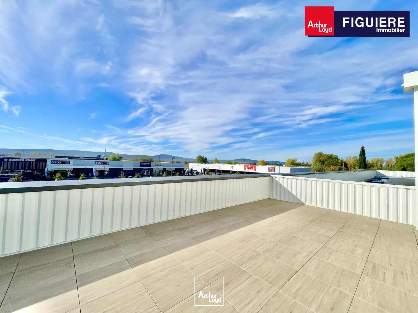 BUREAUX NEUFS SUR L'AXE PRINCIPAL À PERTUIS