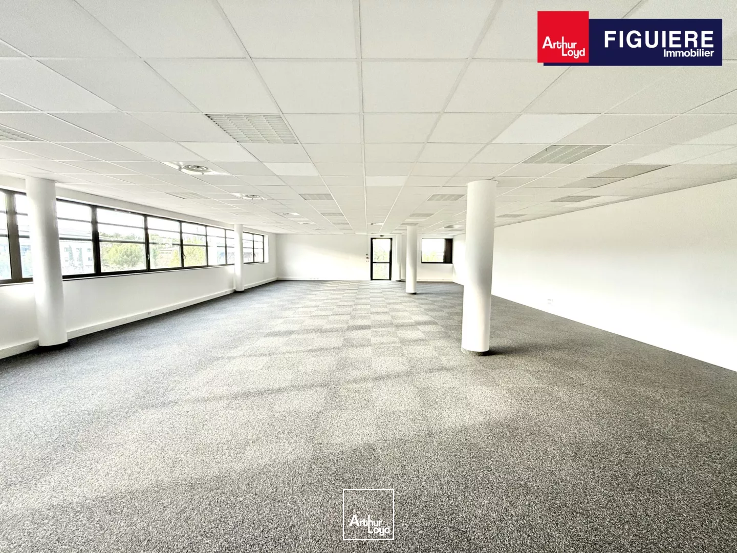 BUREAUX A LOUER SUR LES HAUTEURS DE LA DURANNE AVEC VUE DEGAGEE