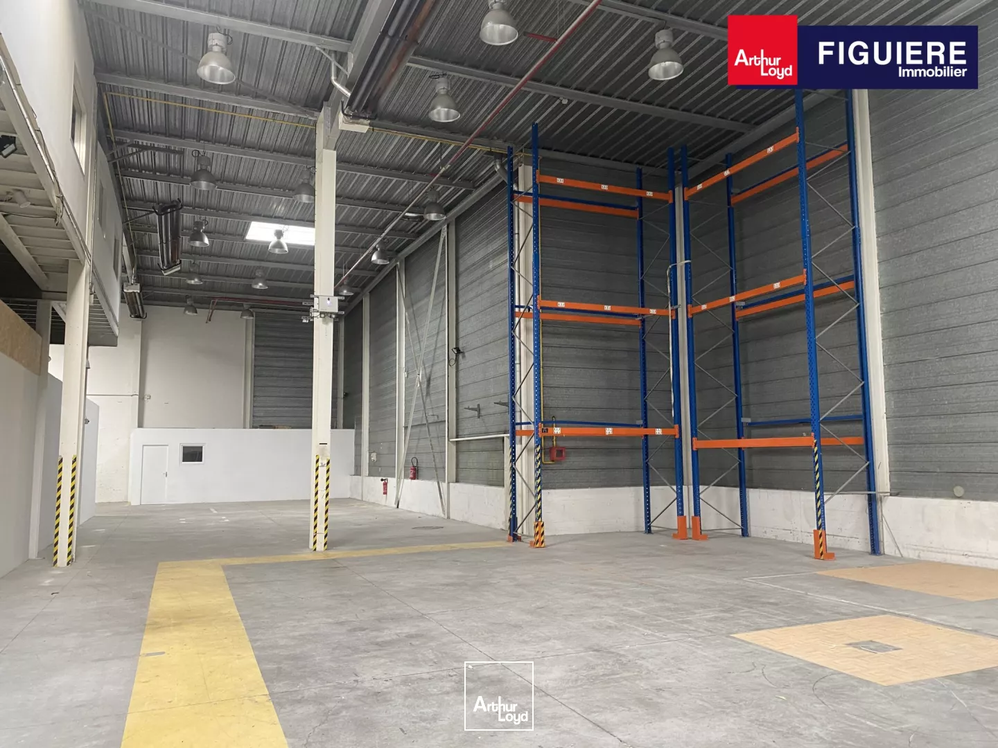 LOCAUX MIXTES ACCES POIDS-LOUDS