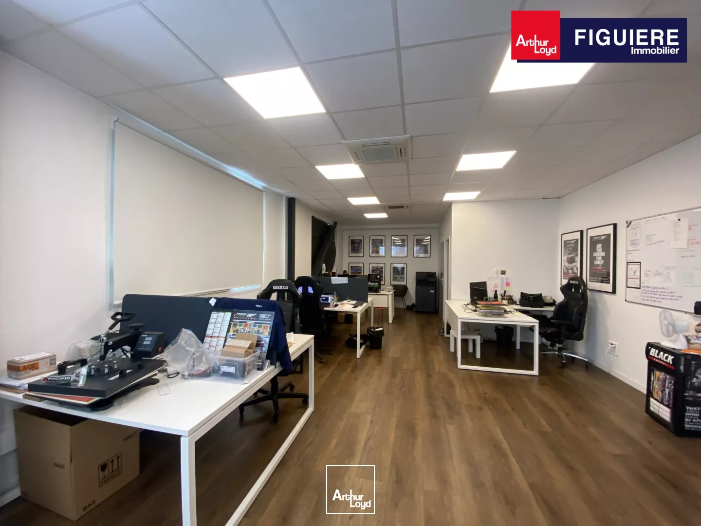 Entrepôts avec grande hauteur et bureaux à LOUER sur AIX EN PROVENCE