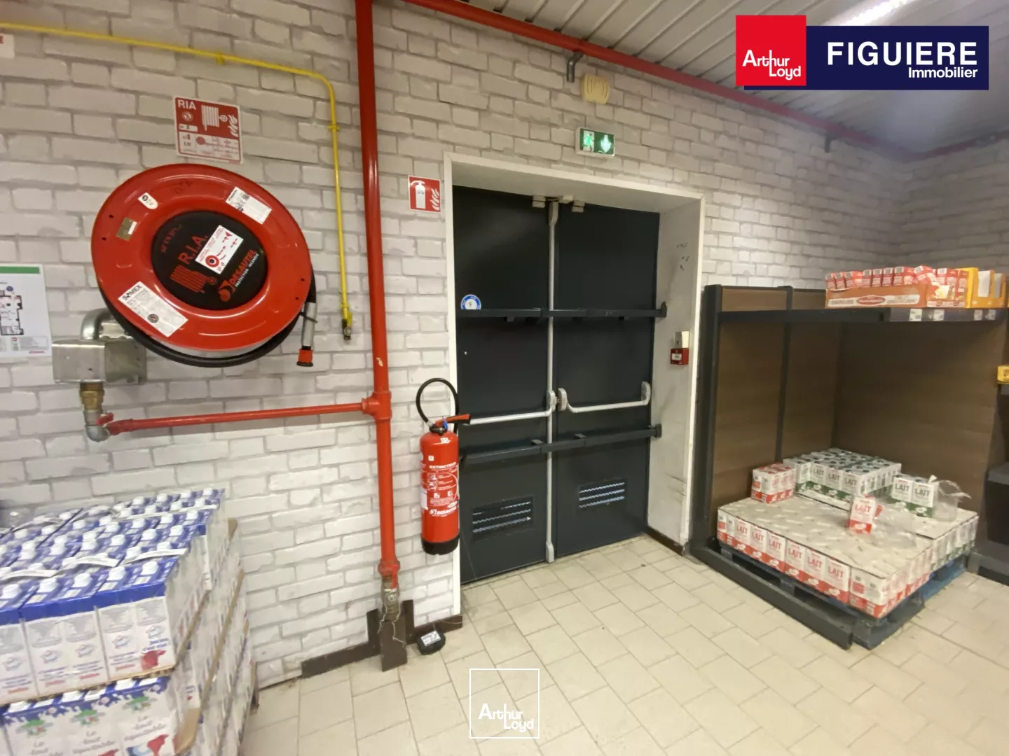 Local commercial 687m² à louer SAINT MARTIN DE CRAU 