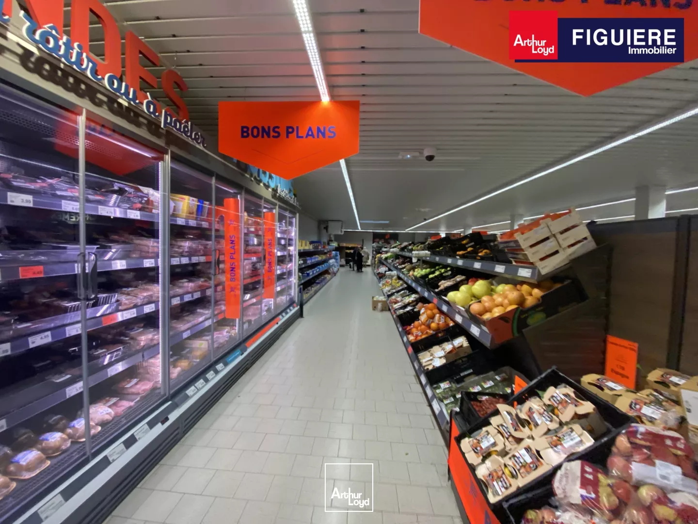 Local commercial 687m² à louer SAINT MARTIN DE CRAU 