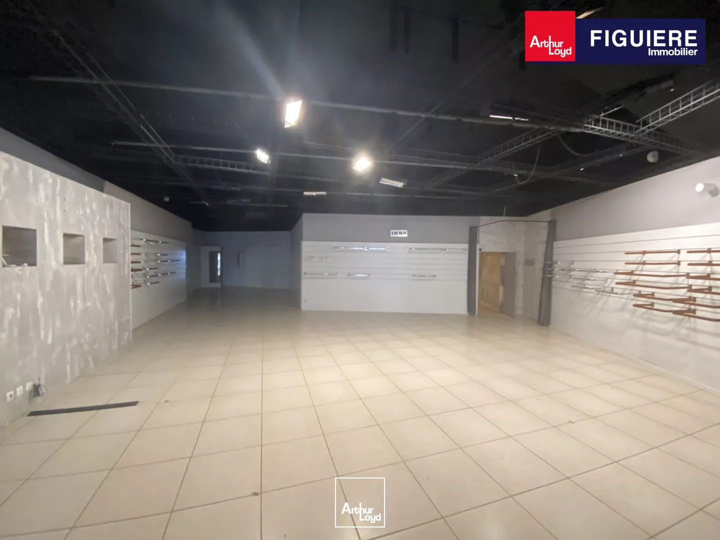 LOCAL COMMERCIAL 150M² A LOUER COURS PRINCIPAL SALON DE PROVENCE