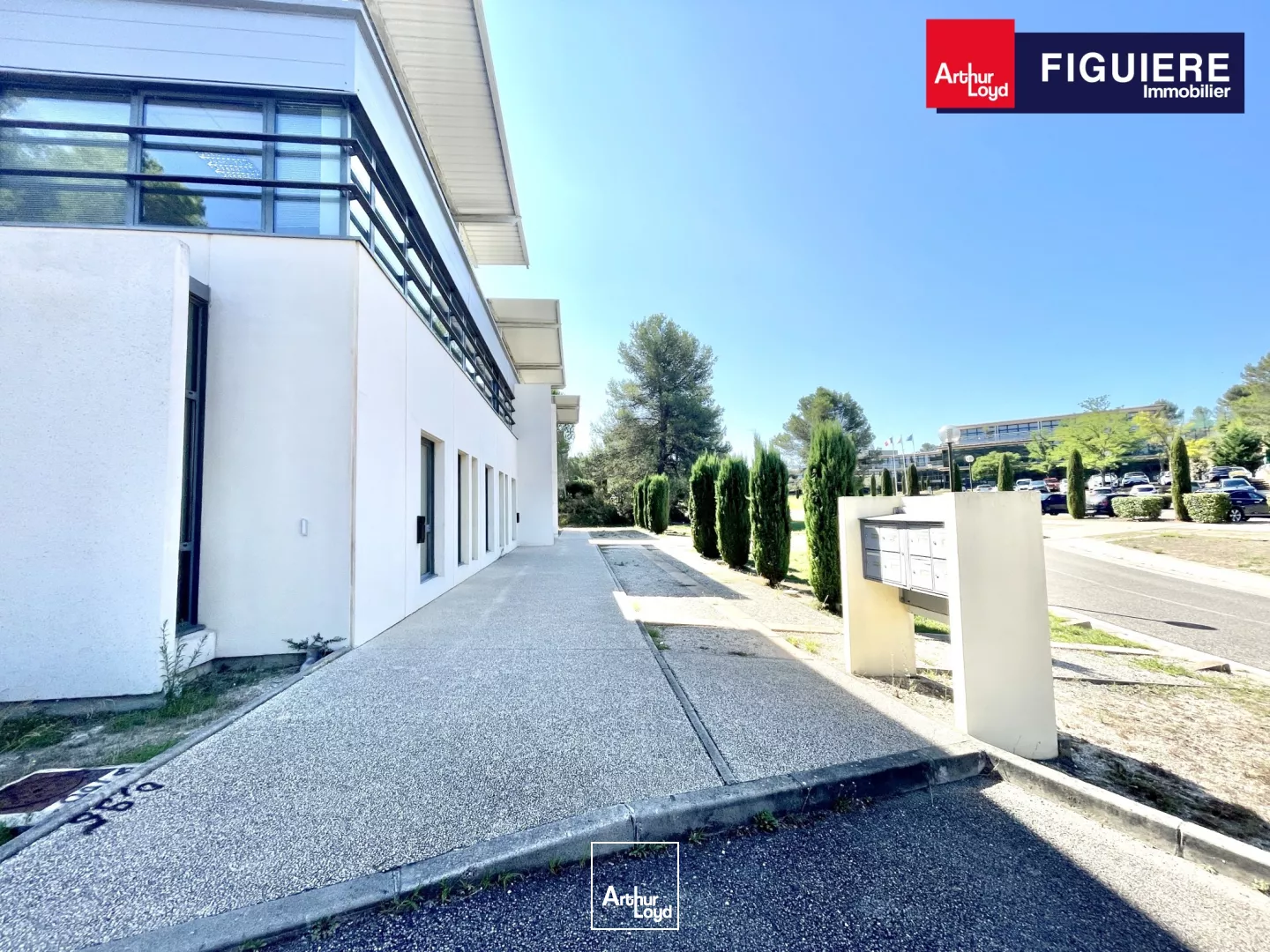 EXCLUSIVITE-PLATEAU DE BUREAUX TRES BON STANDING EN LOCATION