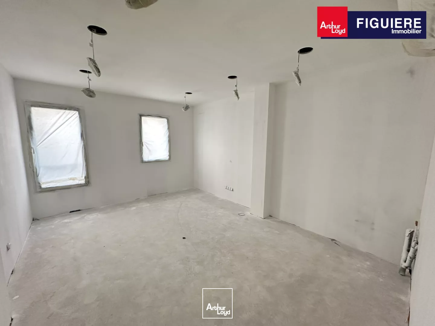 BUREAUX AU SEIN D'UN POLE SANTE A LOUER