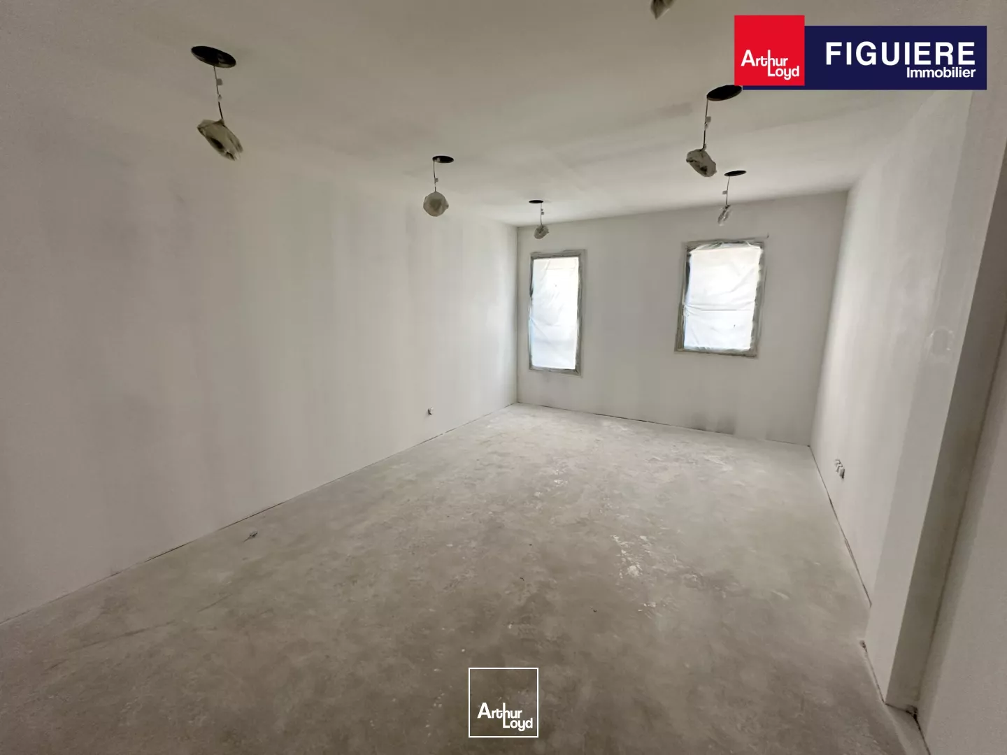 BUREAUX AU SEIN D'UN POLE SANTE A LOUER