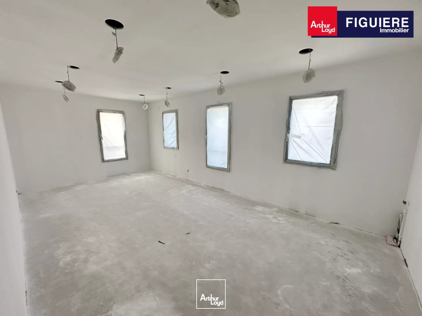 BUREAUX AU SEIN D'UN POLE SANTE A LOUER