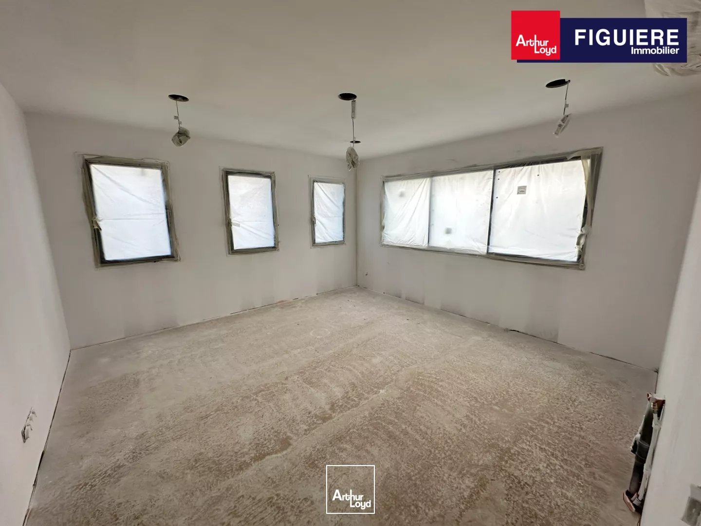 BUREAUX AU SEIN D'UN POLE SANTE A LOUER