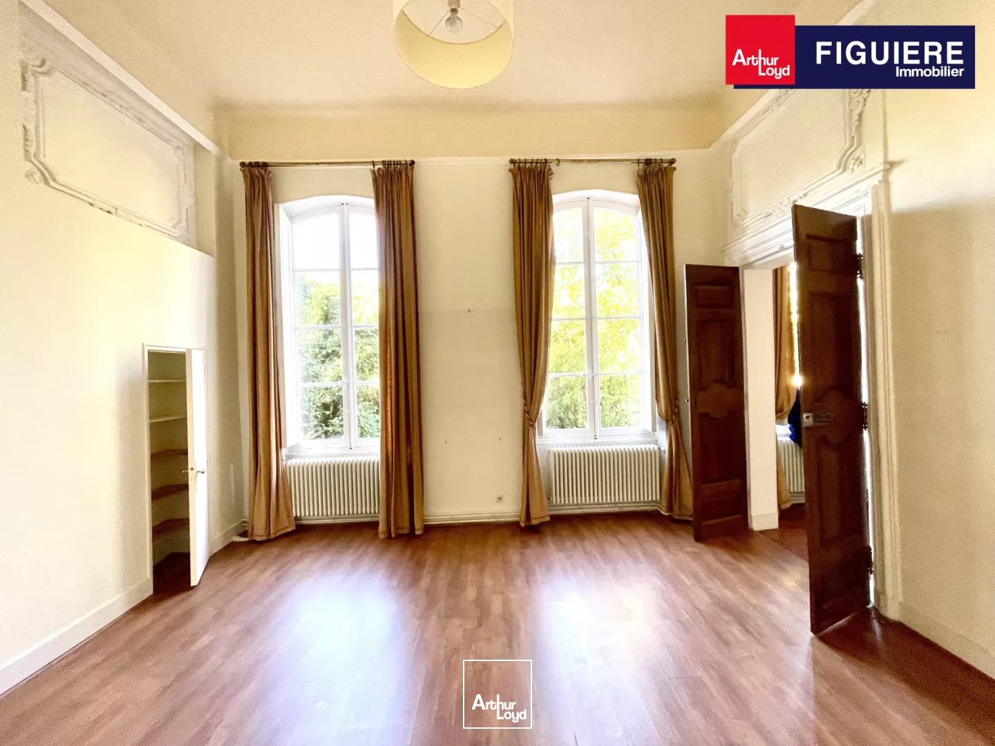 BUREAUX D'EXCEPTION DANS HOTEL PARTICULIER