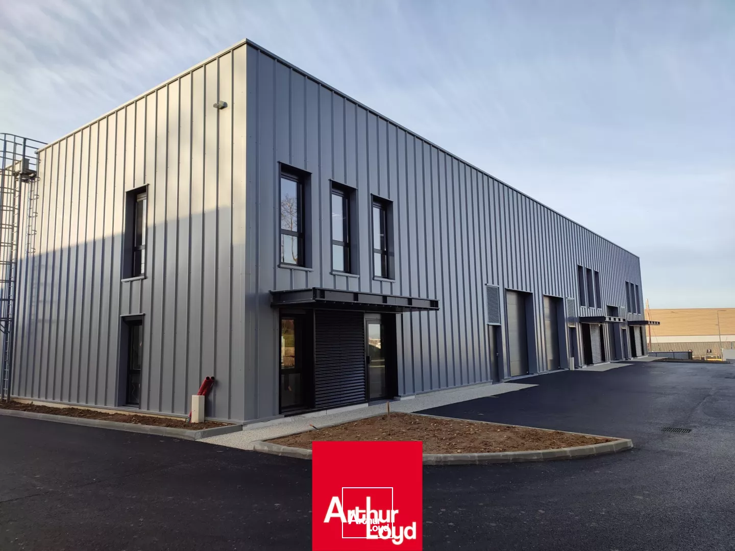 Locaux d'activité à vendre à Mionnay (01390), à partir de 165 m2, proximité A46 et route de Lyon