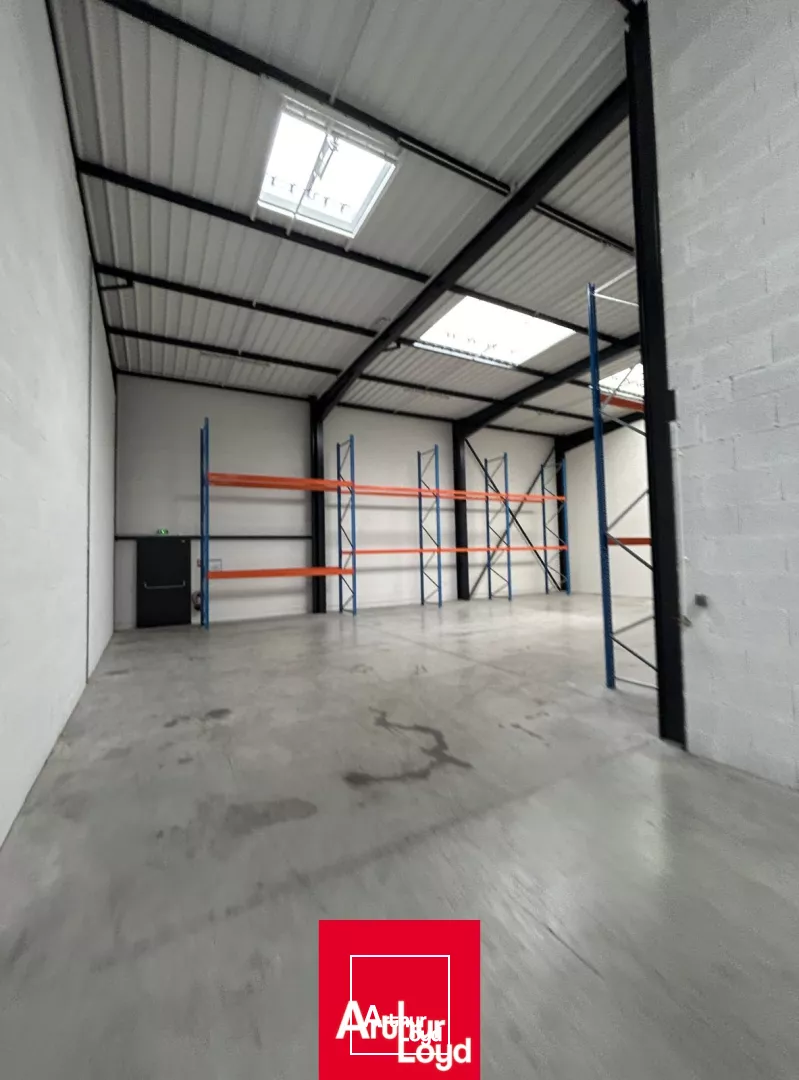 A louer - LOCAL D'ACTIVITE a378 m2 - GENAY