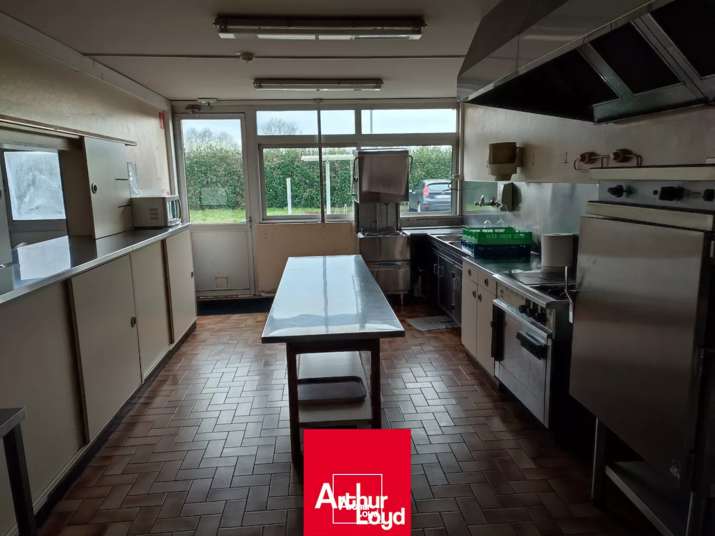 Louez votre local d'activité de 6000 m2 proche BELLEVILLE-EN-BEAUJOLAIS