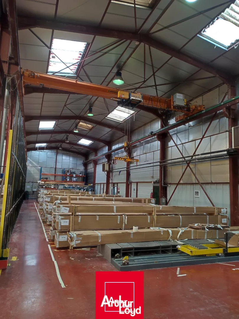 Louez votre local d'activité de 6000 m2 proche BELLEVILLE-EN-BEAUJOLAIS