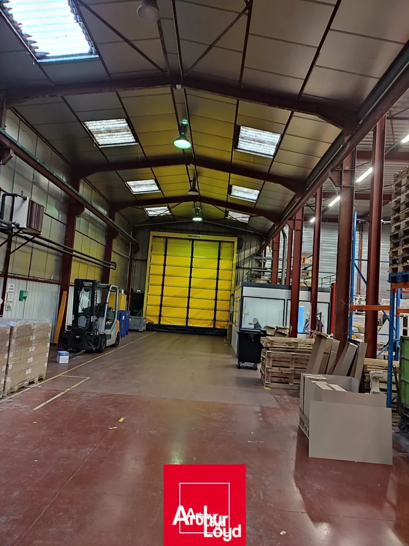 Louez votre local d'activité de 6000 m2 proche BELLEVILLE-EN-BEAUJOLAIS