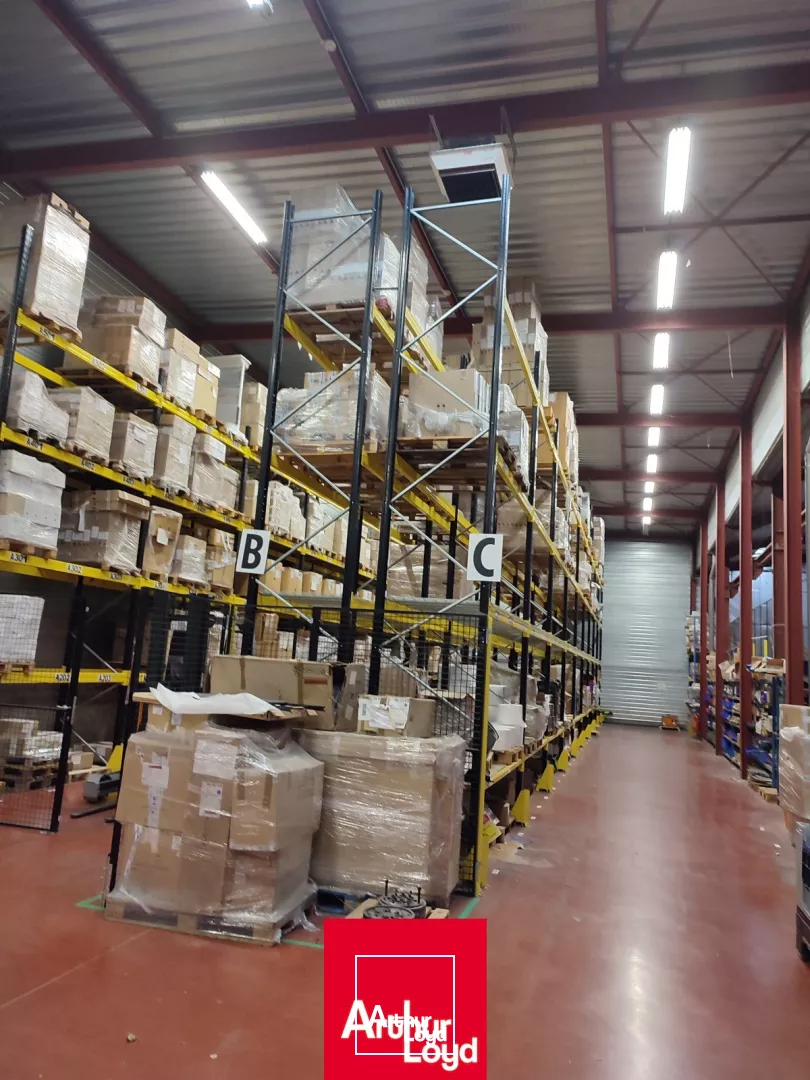 Achetez votre local d'activité de 6000 m2 proche BELLEVILLE-EN-BEAUJOLAIS