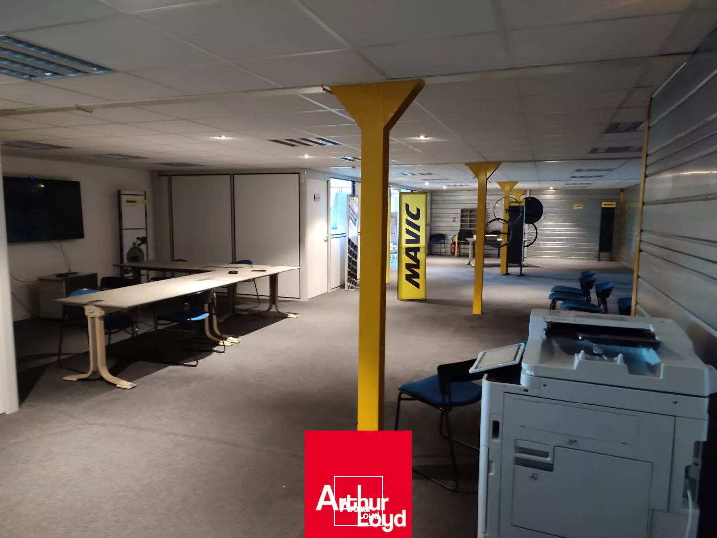 Achetez votre local d'activité de 6000 m2 proche BELLEVILLE-EN-BEAUJOLAIS