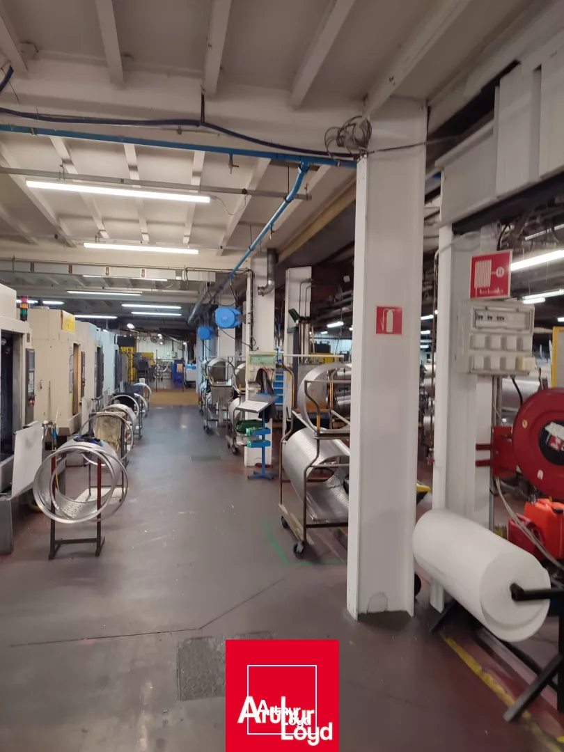 Achetez votre local d'activité de 6000 m2 proche BELLEVILLE-EN-BEAUJOLAIS