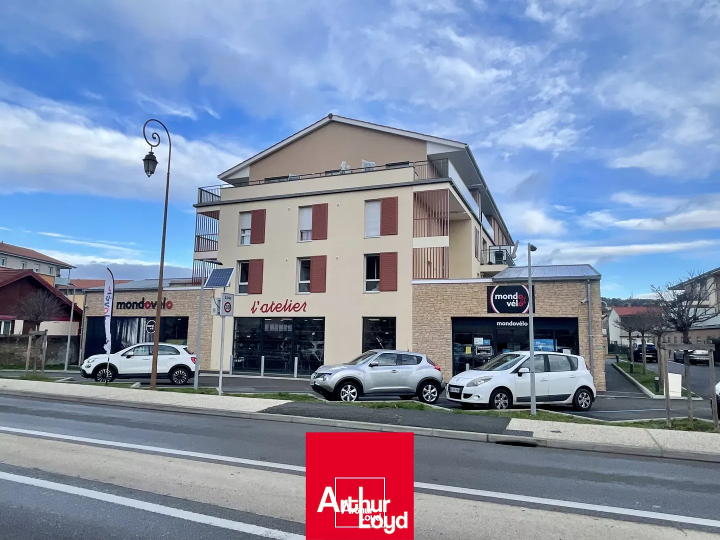 Local commercial à louer à Lozanne (69380), emplacement N°1