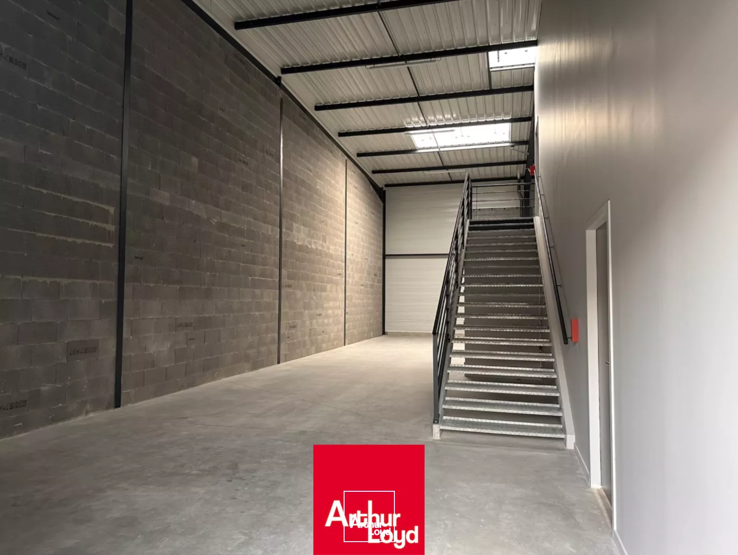 Local d'activité à louer ZI Lyon Nord