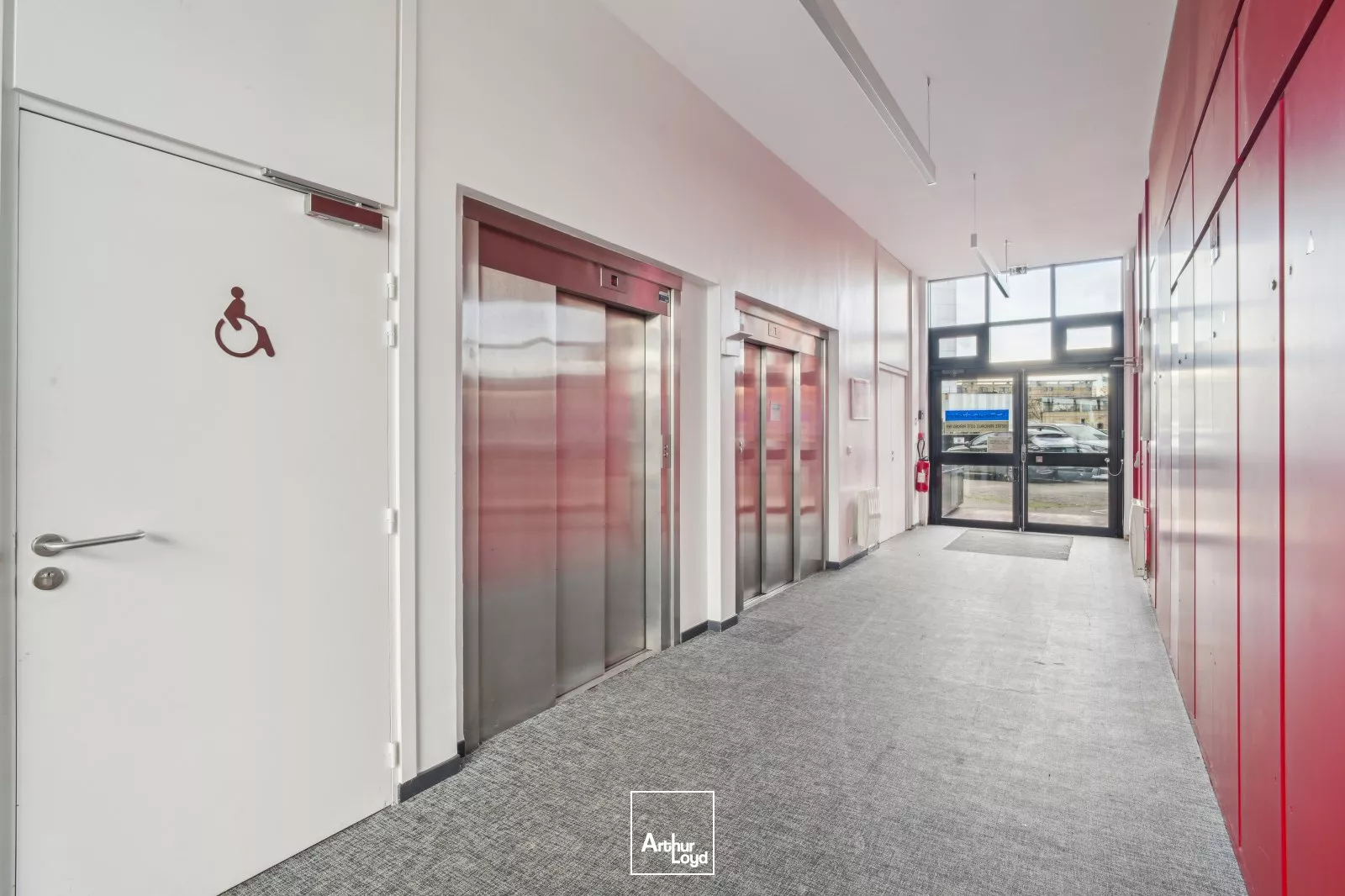 Bureaux modulables à louer à Gennevilliers - Parkings et services de proximité
