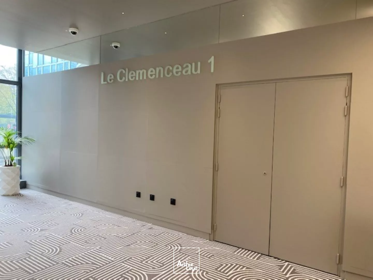 Bureaux fonctionnels à Nanterre - Accès rapide à la RN13 - Parkings