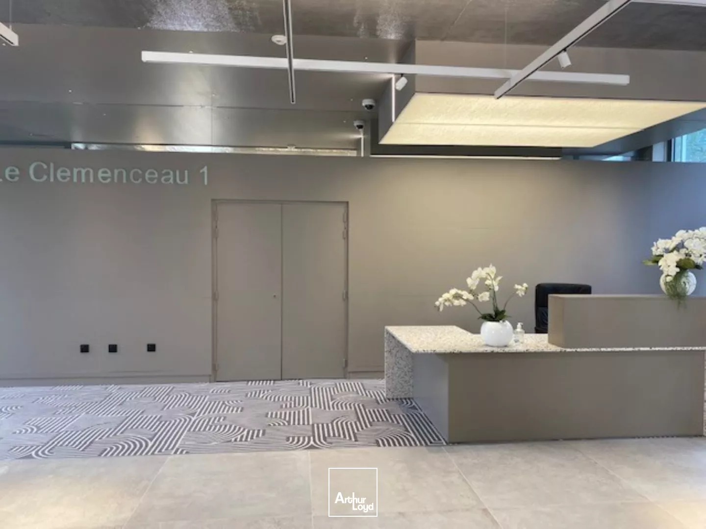 Bureaux fonctionnels à Nanterre - Accès rapide à la RN13 - Parkings