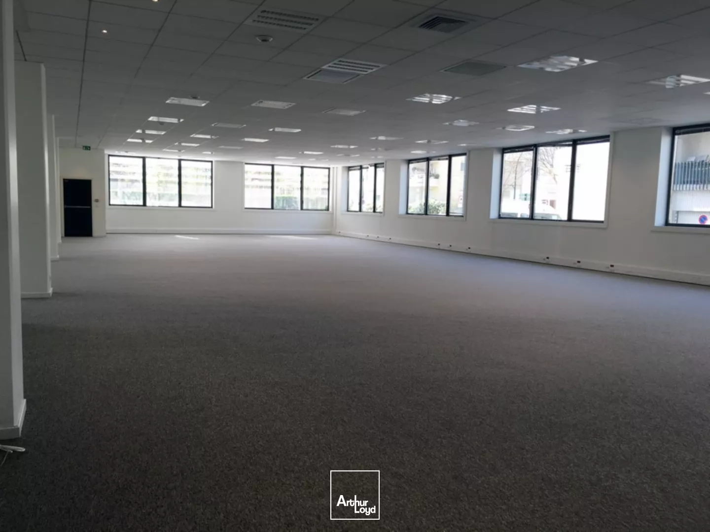 Bureaux neufs à louer à Gennevilliers - ERP possible - Espaces extérieurs