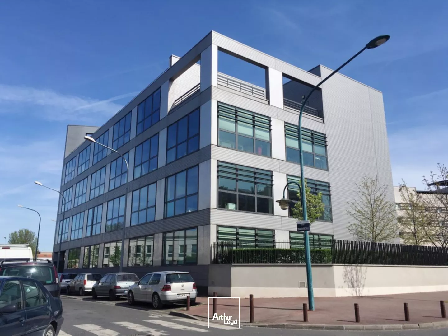 Bureaux neufs à louer à Gennevilliers - ERP possible - Espaces extérieurs