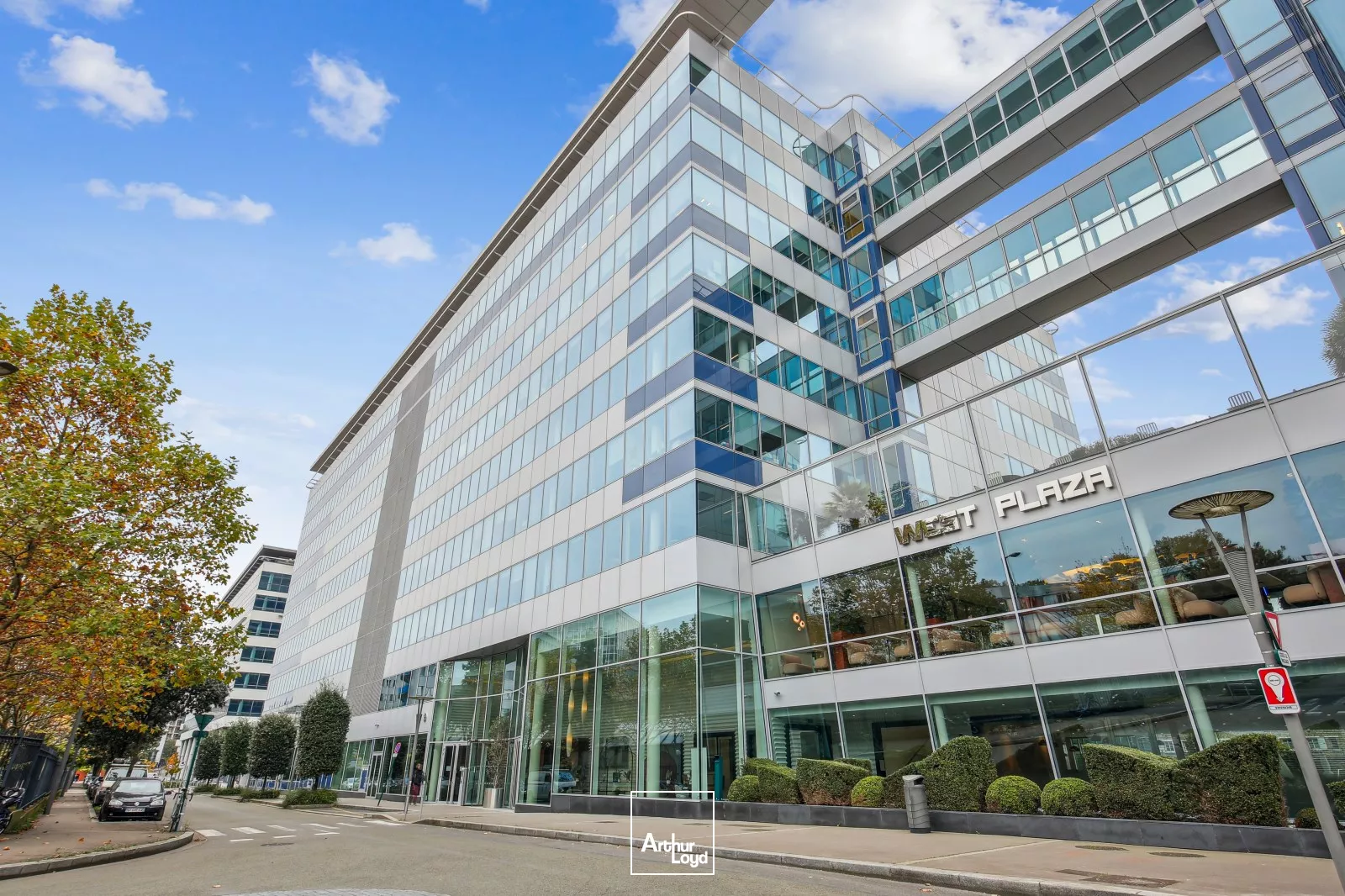 West Plaza à Colombes - Bureaux lumineux - Nombreux services sur site - Terrasses et cadre exceptionnel