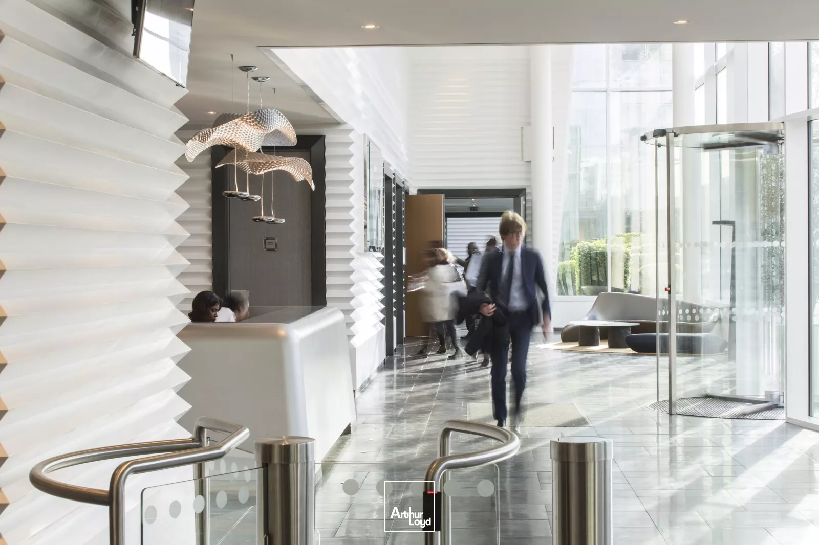 West Plaza à Colombes - Bureaux lumineux - Nombreux services sur site - Terrasses et cadre exceptionnel