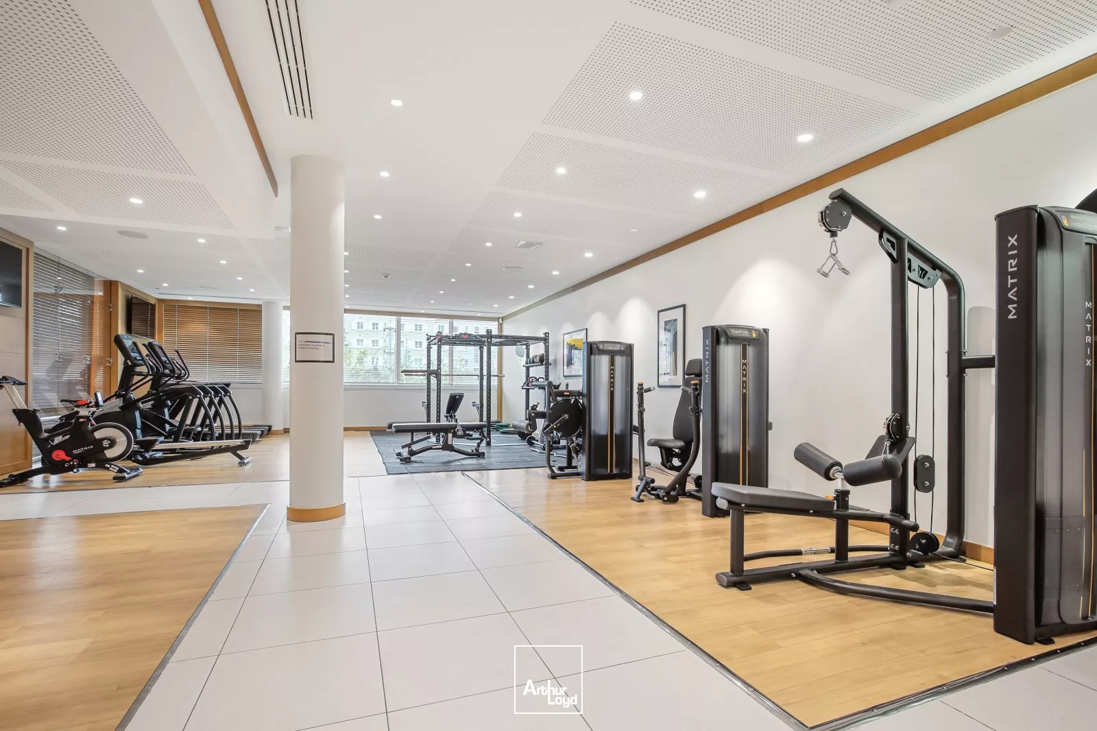 West Plaza à Colombes - Bureaux lumineux - Nombreux services sur site - Terrasses et cadre exceptionnel