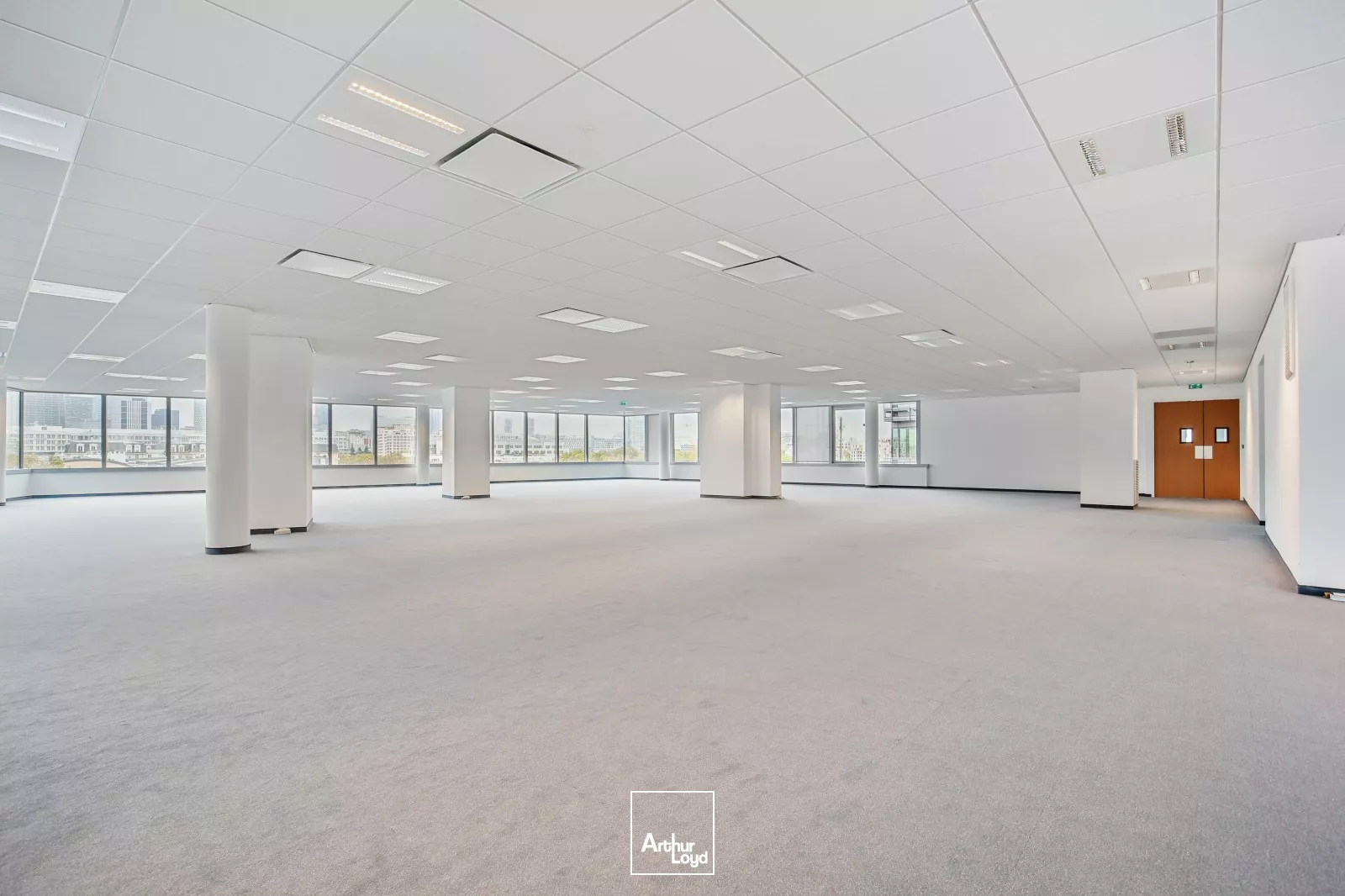 West Plaza à Colombes - Bureaux lumineux - Nombreux services sur site - Terrasses et cadre exceptionnel