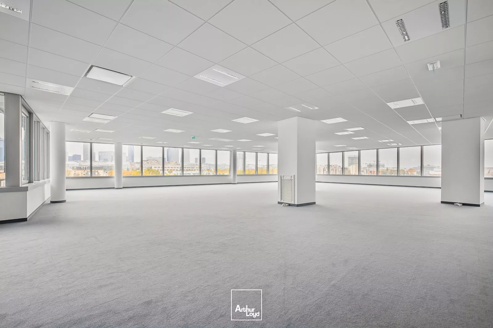 West Plaza à Colombes - Bureaux lumineux - Nombreux services sur site - Terrasses et cadre exceptionnel