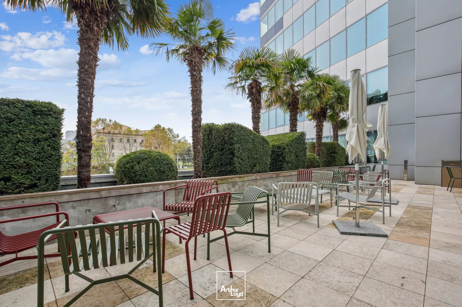 West Plaza à Colombes - Bureaux lumineux - Nombreux services sur site - Terrasses et cadre exceptionnel