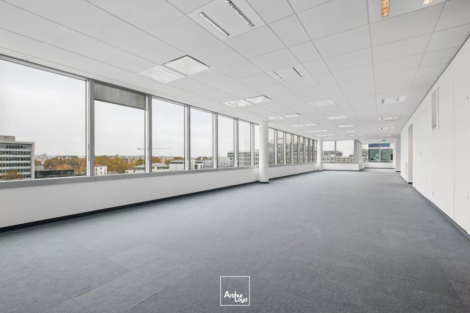 West Plaza à Colombes - Bureaux lumineux - Nombreux services sur site - Terrasses et cadre exceptionnel