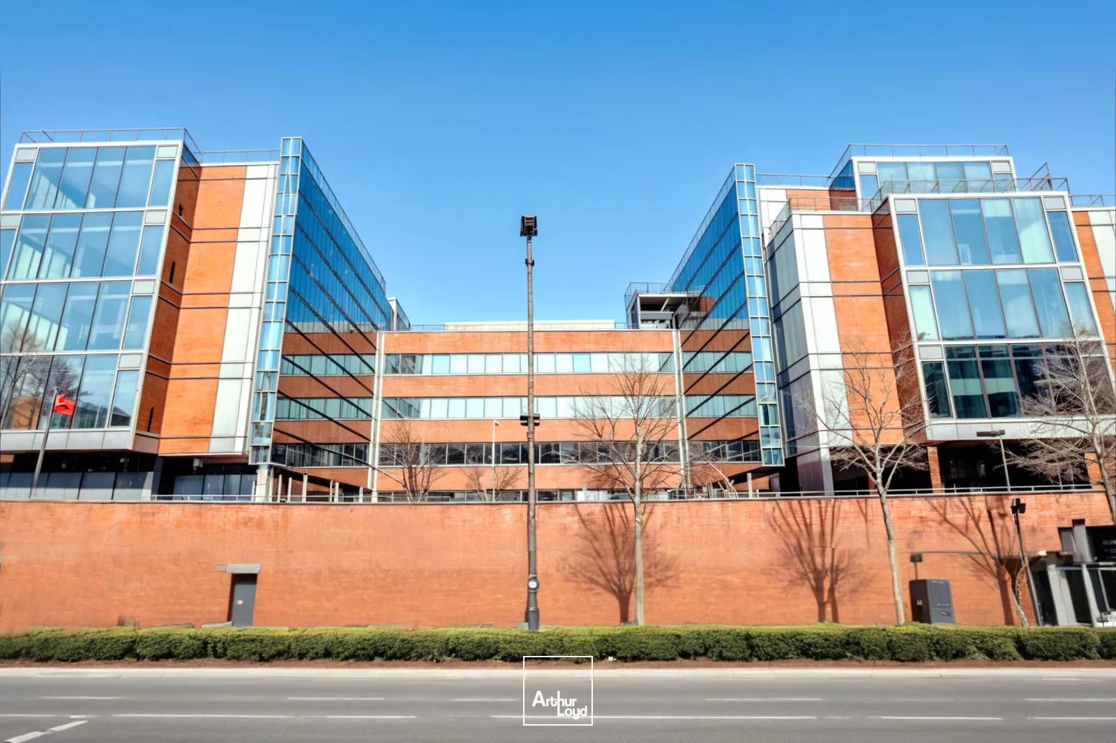BOMA - SURESNES - VUE SUR SEINE - BUREAUX CONTEMPORAINS