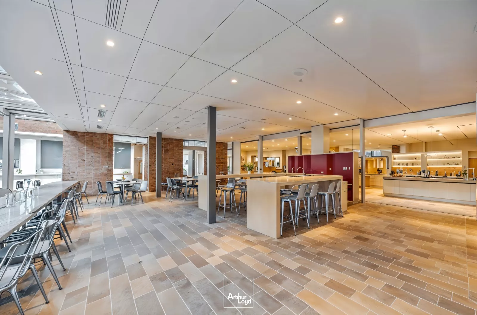 BOMA - SURESNES - VUE SUR SEINE - BUREAUX CONTEMPORAINS