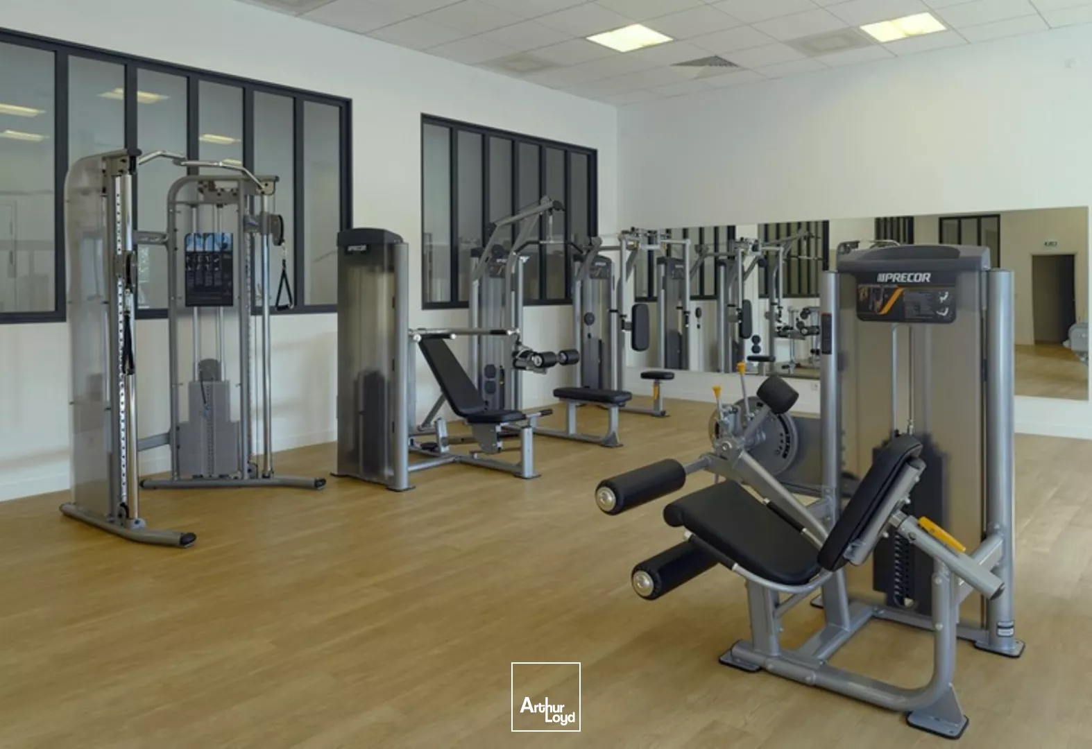 Campus restructuré pour des bureaux exceptionnels à acquérir/à louer - Parkings - Proximité de la Défense