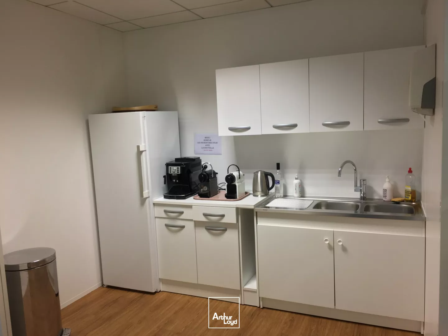 Bureaux lumineux dans un quartier dynamique, et bien desservi, à louer, à Suresnes