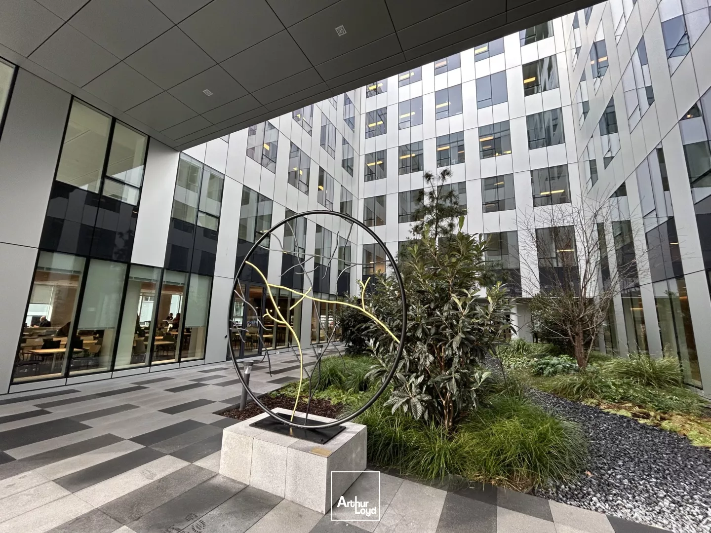 Bureaux neufs avec Roof top à Rueil-Malmaison - Nombreuses prestations de qualité - Au pied du RER A