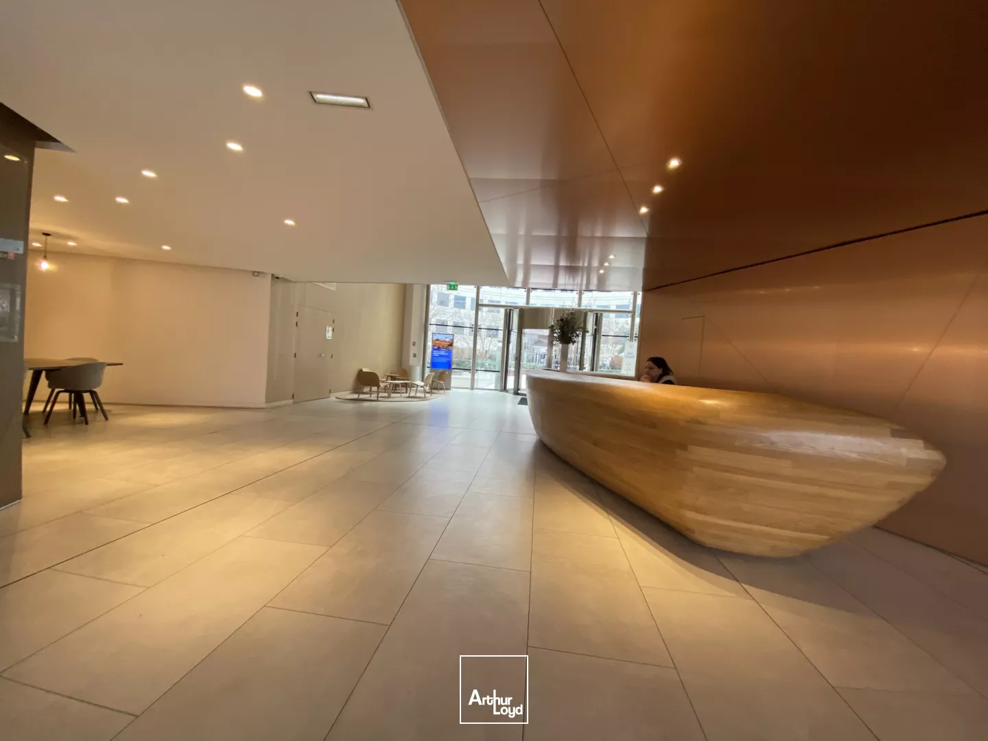 LEVALLOIS BECON - BUREAUX LUMINEUX - TERRASSE ET SERVICES - AIRE DE LIVRAISON