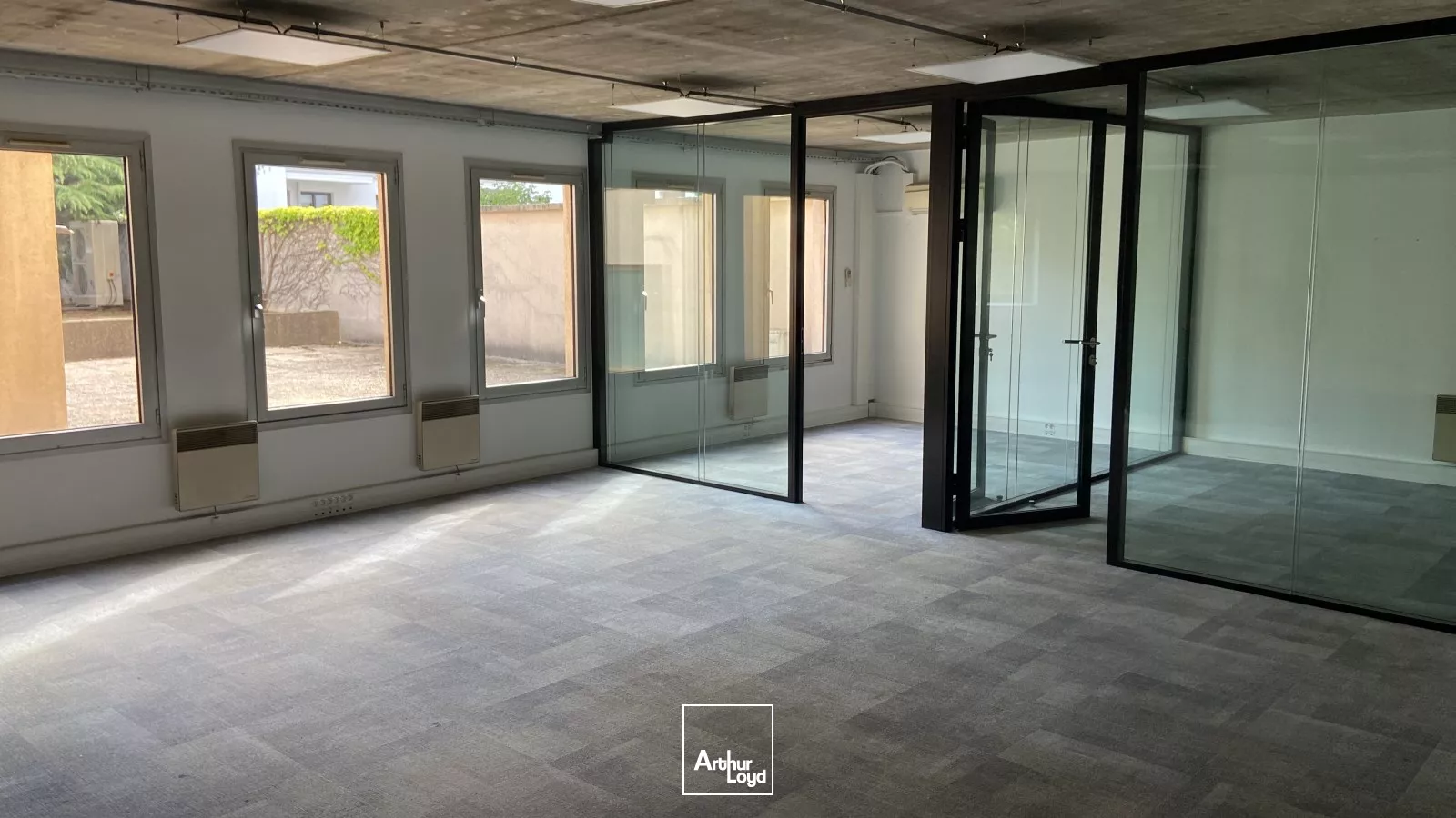 Espaces modulables avec jardin paysager à vendre, à Suresnes