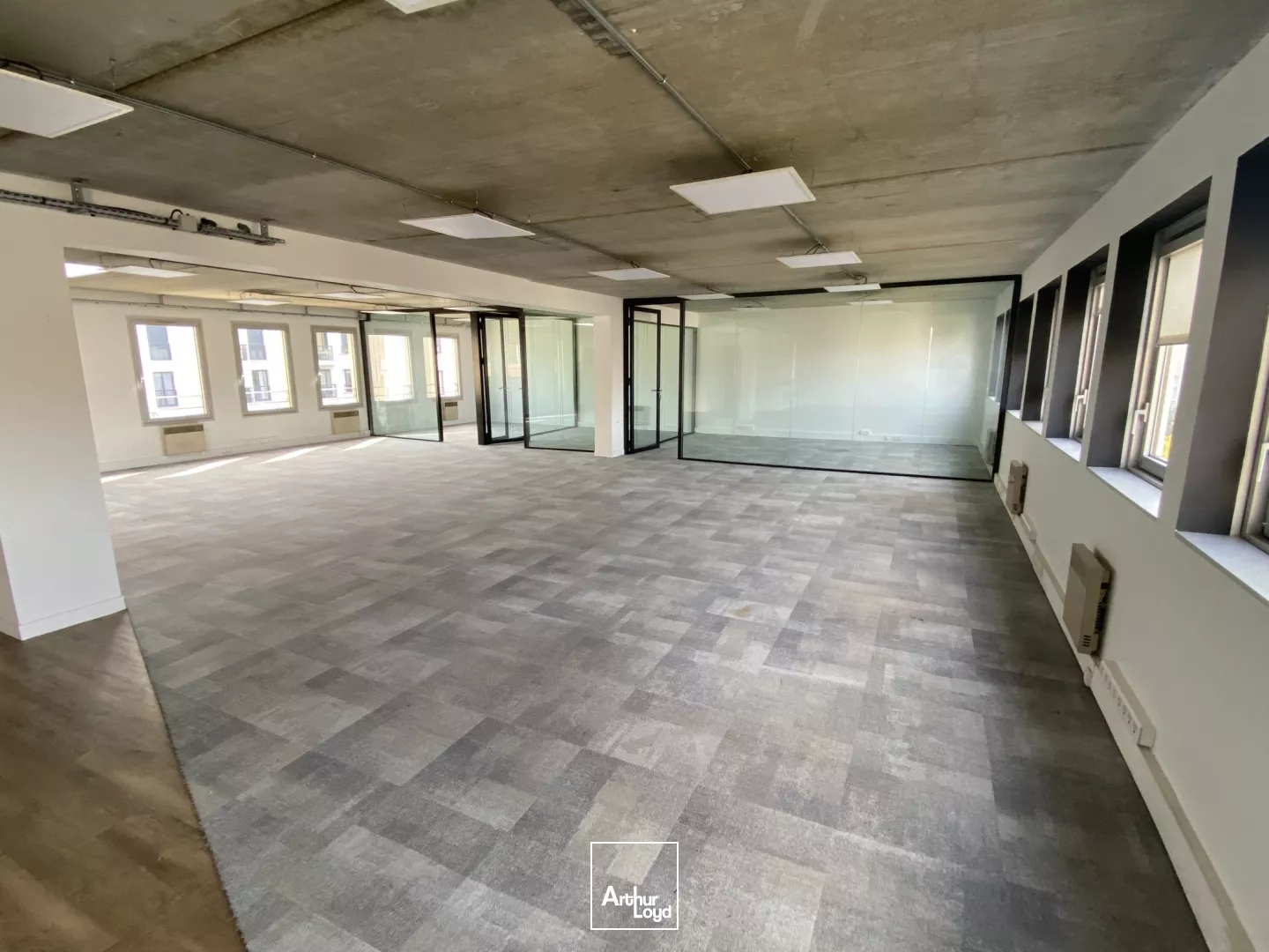 Espaces modulables avec jardin paysager à vendre, à Suresnes