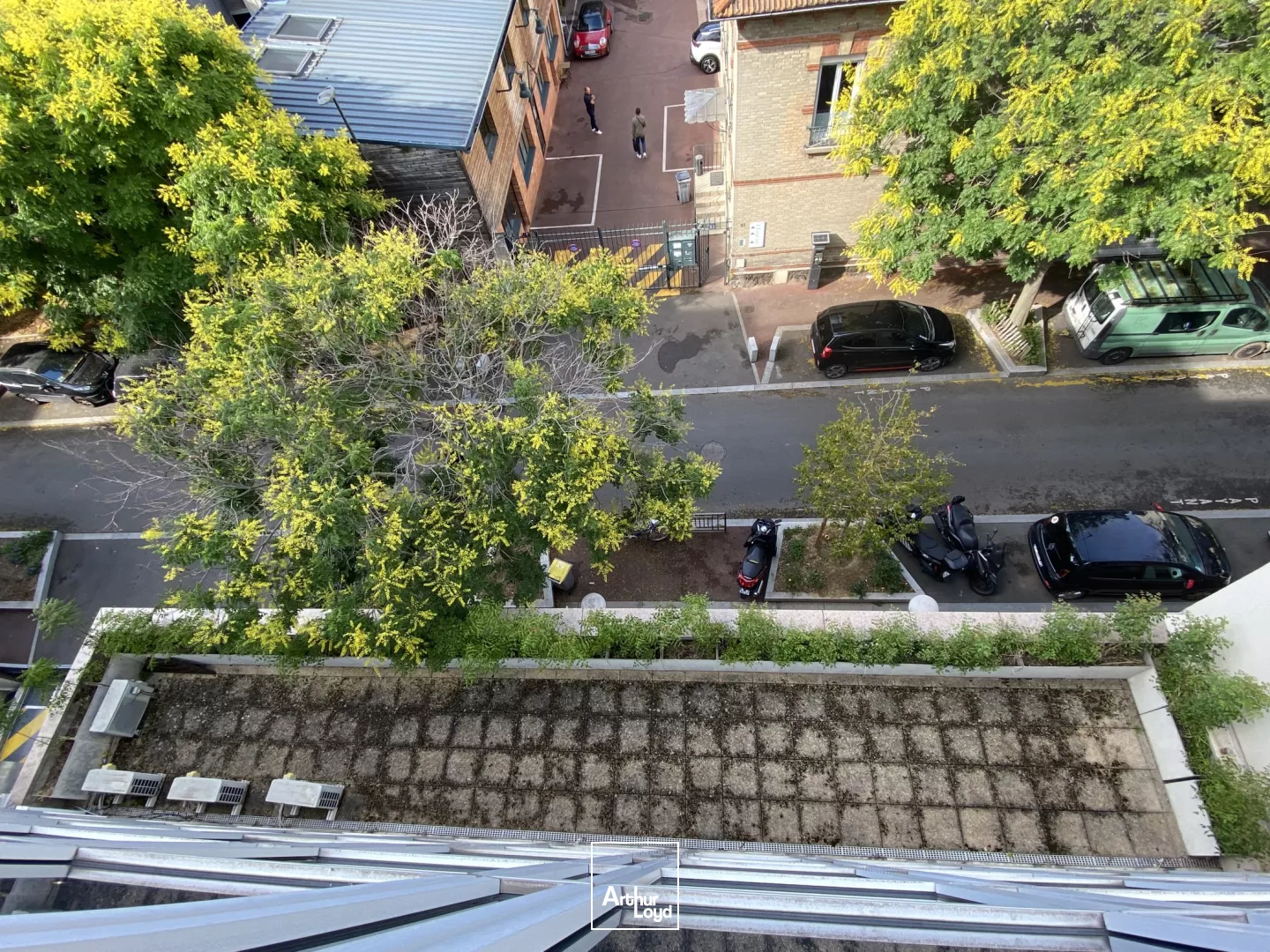 Espaces modulables avec jardin paysager à vendre, à Suresnes