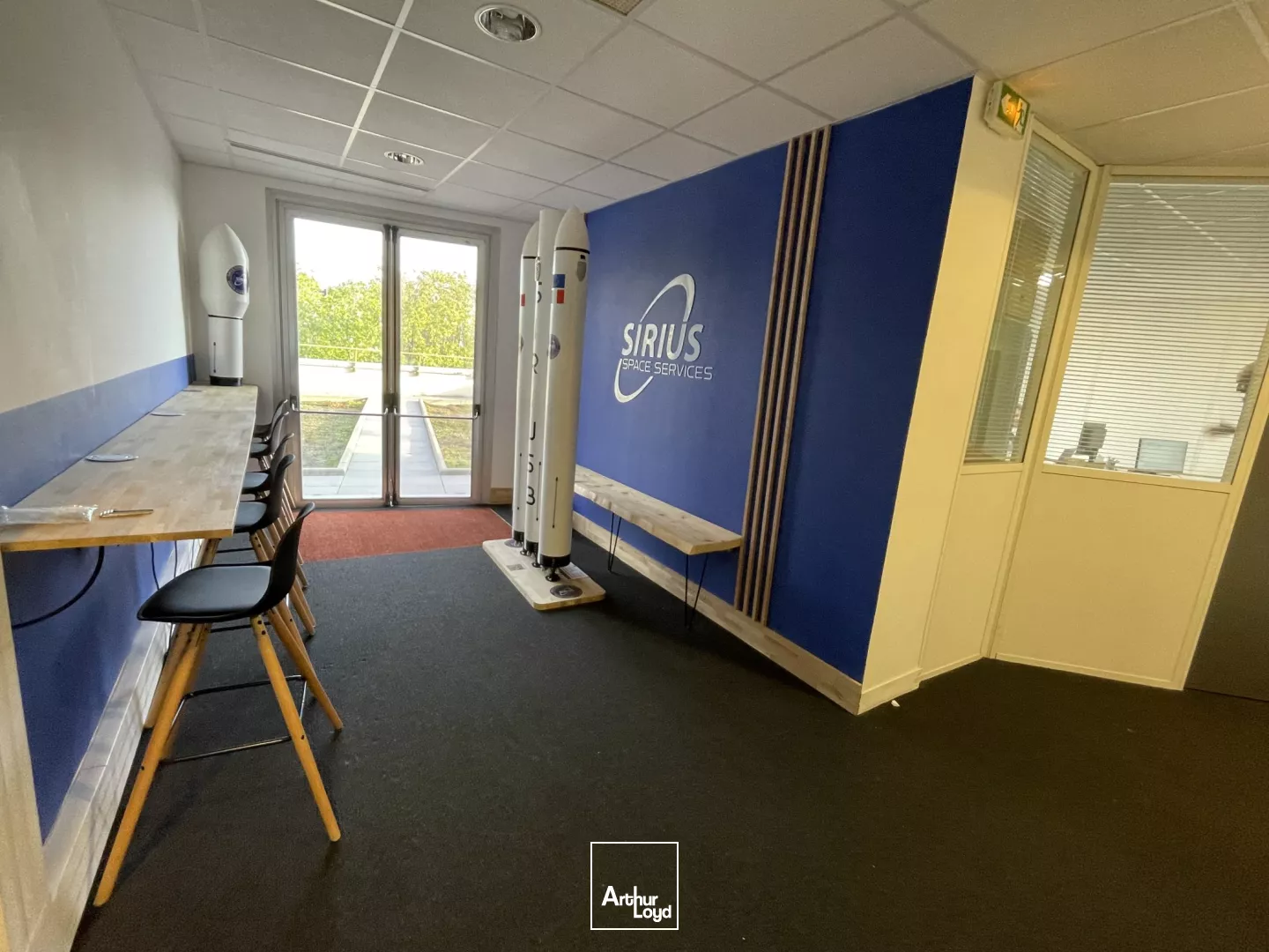 Bureaux avec terrasse à acquérir - Accès direct au Parvis de la Défense - Belle opportunité