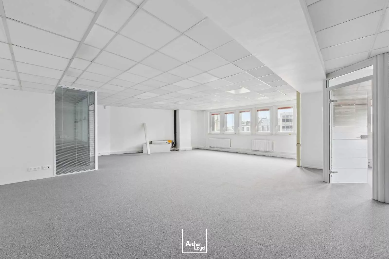 BUREAUX FONCTIONNELS - RARE SUR LE SECTEUR - NEUILLY SUR SEINE PROCHE METRO