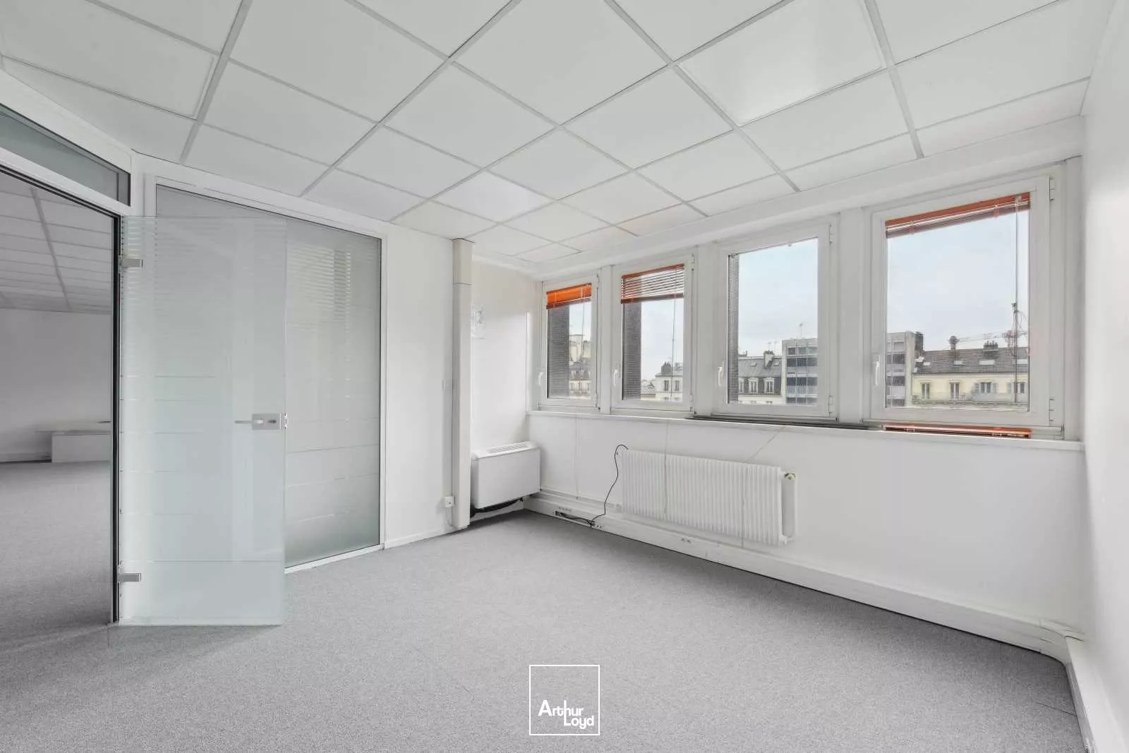 BUREAUX FONCTIONNELS - RARE SUR LE SECTEUR - NEUILLY SUR SEINE PROCHE METRO