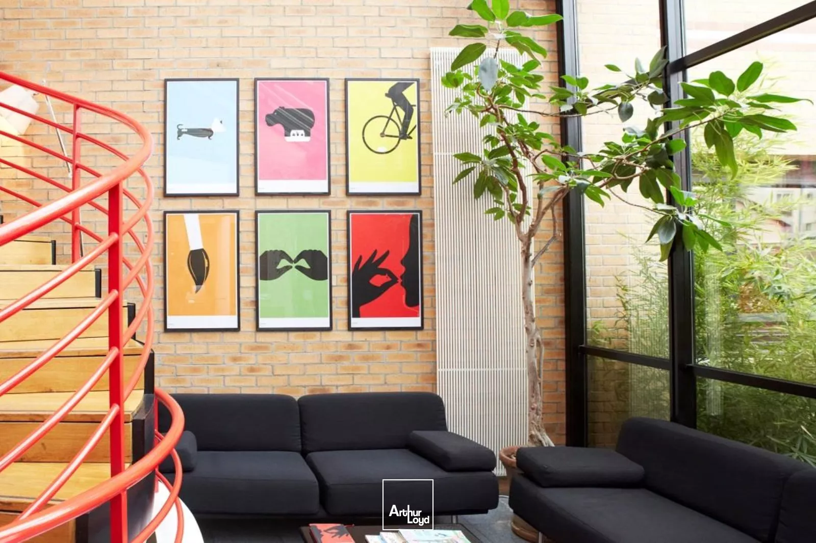 Immeuble indépendant avec cour intérieure, à vendre à Suresnes