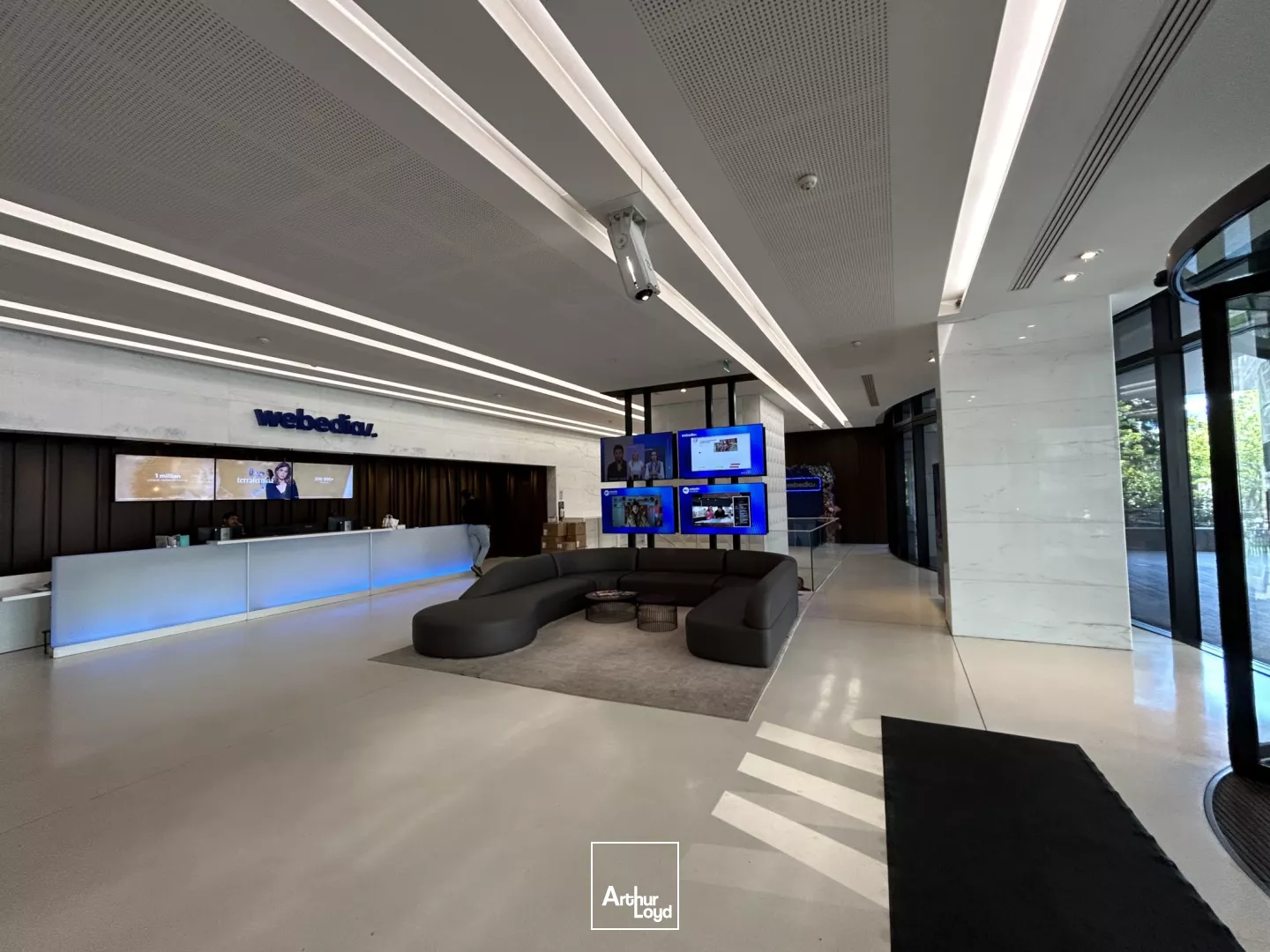 Bureaux Plug & Play avec Roof Top à Levallois-Perret - Proche du Métro 3