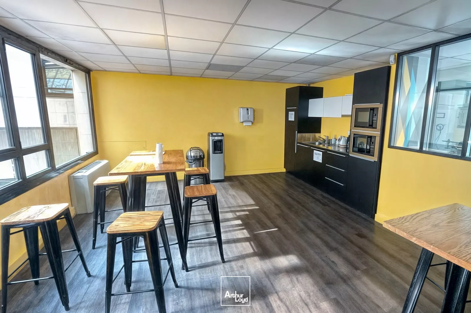 LEVALLOIS PERRET - BUREAUX D'EXCEPTION A LOUER - OPEN SPACE LUMINEUX - RARE